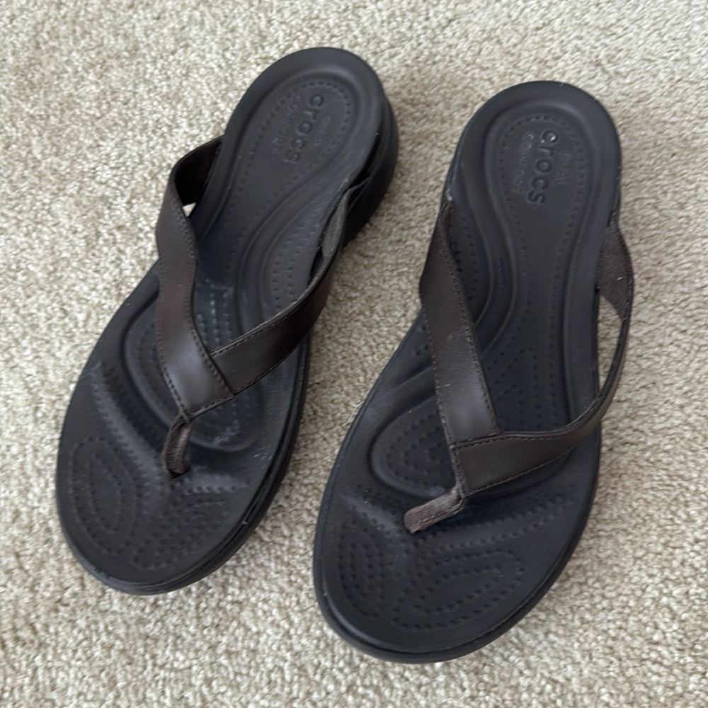 Croc flip flops Womens size 8